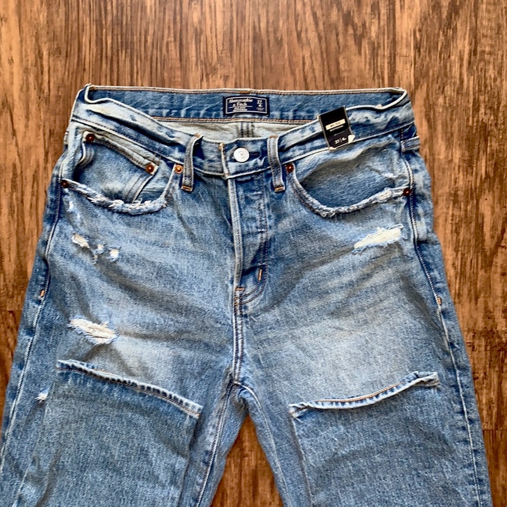A&F Mid Rise Boyfriend Jean
